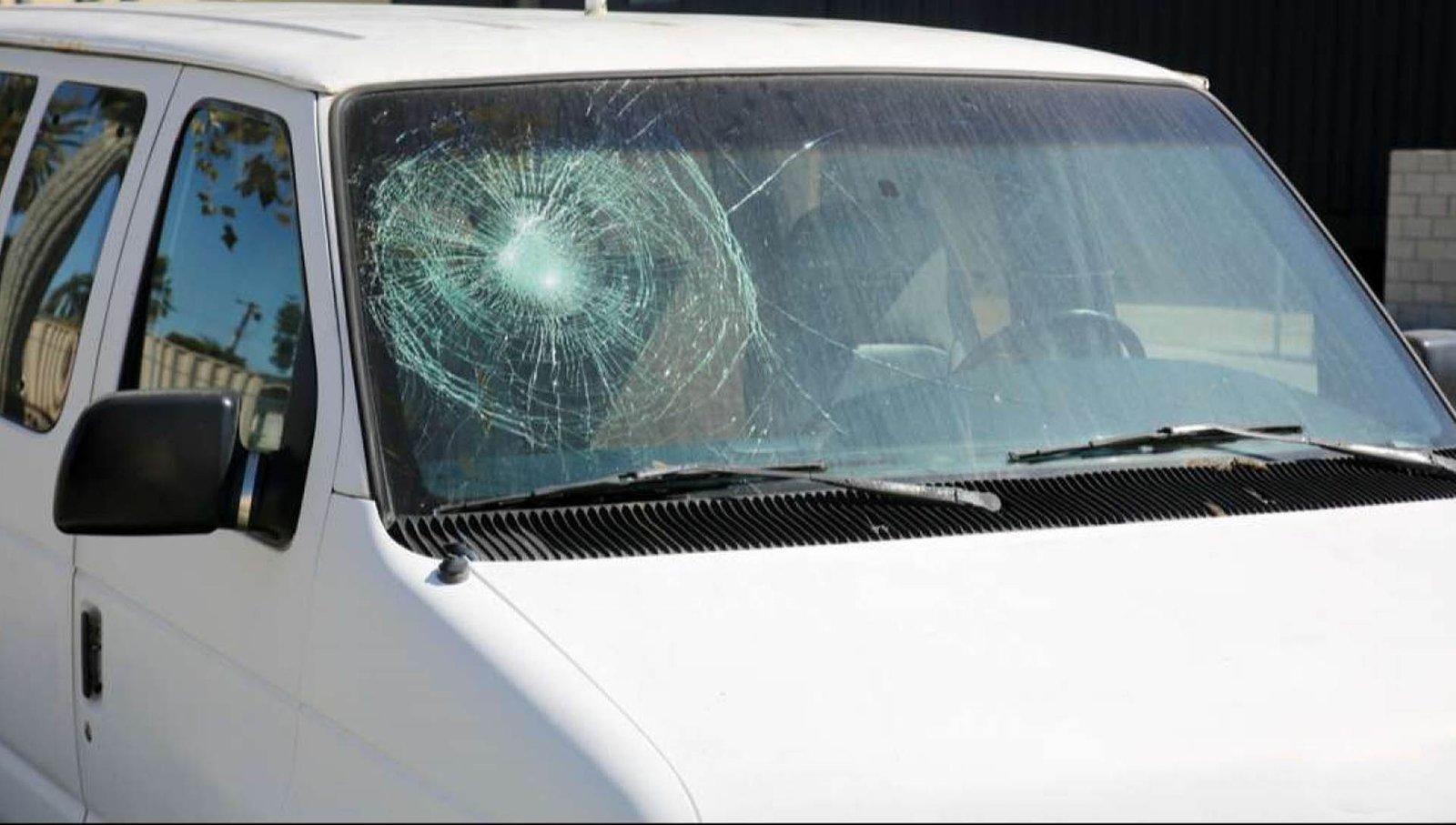 Auto Glass repair and glass replacement service in the Quad Cities